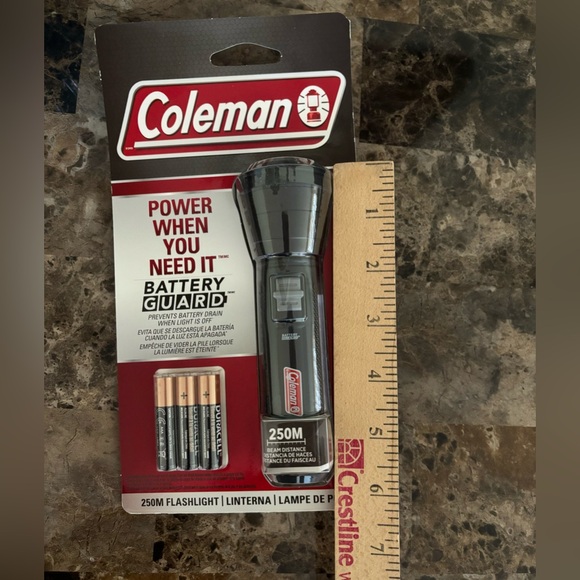 Coleman Flashlight 325 Lumens with Battery Guard Includes Batteries Camping New - Picture 2 of 3